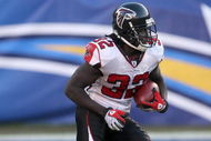 SAN DIEGO - NOVEMBER 30:  Running back Jerious Norwood #32 of the Atlanta Falcons returns a kick against the San Diego Chargers on November 30, 2008 at Qualcomm Stadium in San Diego, California.  The Falcons won 22-16.  (Photo by Stephen Dunn/Getty Images)