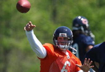 LAKE FOREST, IL - MAY 20: Jay Cutler #6 of the Chicago Bears participates during an organized team activity (OTA) practice on May 20, 2009 at Halas Hall in Lake Forest, Illinois. (Photo by Jonathan Daniel/Getty Images)