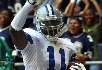 IRVING, TX - OCTOBER 26:  Wide receiver Roy Williams #11 of the Dallas Cowboys celebrates a touchdown against the Tampa Bay Buccaneers at Texas Stadium October 26, 2008 in Irving, Texas.  (Photo by Ronald Martinez/Getty Images)