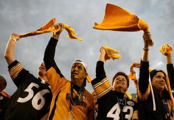 TAMPA, FL - FEBRUARY 01:  Pittsburgh Steelers fans cheer on their team against the Arizona Cardinals during Super Bowl XLIII on February 1, 2009 at Raymond James Stadium in Tampa, Florida.  (Photo by Chris McGrath/Getty Images)