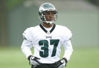 PHILADELPHIA - MAY 1: Defensive back Ellis Hobbs #37 of the Philadelphia Eagles practices during minicamp at the NovaCare Complex on May 1, 2009 in Philadelphia, Pennsylvania. (Photo by Hunter Martin/Getty Images)