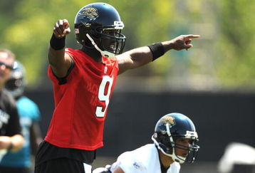 JACKSONVILLE, FL - MAY 1:  Quarterback David Garrard #9 of the Jacksonville Jaguars directs play May 1, 2009 at a team minicamp near Jacksonville Municipal Stadium in Jacksonville, Florida.  (Photo by Al Messerschmidt/Getty Images)
