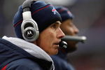 ORCHARD PARK, NY - DECEMBER 28:  Head coach Dick Jauron of the Buffalo Bills looks on during the game against the New England Patriots on December 28, 2008 at Ralph Wilson Stadium in Orchard Park, New York. (Photo by Rick Stewart/Getty Images)