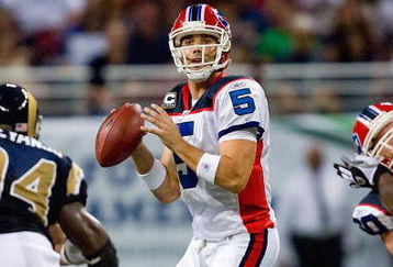 ST. LOUIS, MO - SEPTEMBER 28:  Trent Edwards #5 of the Buffalo Bills looks to pass the ball during the game against the St. Louis Rams at Edward Jones Dome on September 28, 2008 in St. Louis, Missouri. (Photo by Dilip Vishwanat/Getty Images)