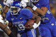 LEXINGTON, KY - NOVEMBER 15:  Randall Cobb #18 of the Kentucky Wildcats runs with the ball during the game against the Vanderbilt Commodores on November 15, 2008 at Commonwealth Stadium in Lexington, Kentucky.  (Photo by Andy Lyons/Getty Images)