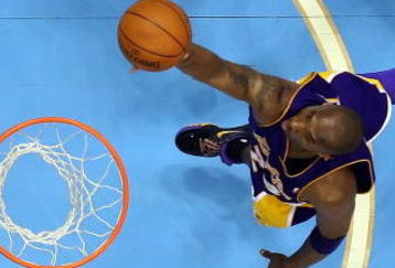 DENVER - MAY 25:  Kobe Bryant #24 of the Los Angeles Lakers lays the ball up against the Denver Nuggets in Game Four of the Western Conference Finals during the 2009 NBA Playoffs at Pepsi Center on May 25, 2009 in Denver, Colorado. NOTE TO USER: User expressly acknowledges and agrees that, by downloading and or using this photograph, User is consenting to the terms and conditions of the Getty Images License Agreement.  (Photo by Jed Jacobsohn/Getty Images)