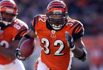 CINCINNATI - DECEMBER 28: Cedric Benson #32 of the Cincinnati Bengals runs with the ball during the NFL game against the Kansas City Chiefs on December 28, 2008 at Paul Brown Stadium in Cincinnati, Ohio. (Photo by Andy Lyons/Getty Images)