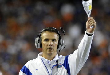 GAINESVILLE, FL - OCTOBER 11: Coach Urban Meyer of the University of Florida Gators directs play against the LSU Tigers at Ben Hill Griffin Stadium on October 11, 2008 in Gainesville, Florida.  (Photo by Al Messerschmidt/Getty Images)