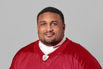 KANSAS CITY, MO - 2005:  Willie Roaf of the Kansas City Chiefs poses for his 2005 NFL headshot at photo day in Kansas City, Missouri.  (Photo by Getty Images)