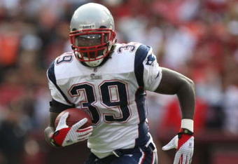 SAN FRANCISCO - OCTOBER 05:  Laurence Maroney #39 of the New England Patriots runs against the San Francisco 49ers during an NFL game on October 5, 2008 at Candlestick Park in San Francisco, California.  (Photo by Jed Jacobsohn/Getty Images)