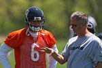 LAKE FOREST, IL - MAY 20:  Jay Cutler #6 of the Chicago Bears and offensive coordinator Ron Turner discuss a play during an organized team activity (OTA) practice on May 20, 2009 at Halas Hall in Lake Forest, Illinois.  (Photo by Jonathan Daniel/Getty Images)
