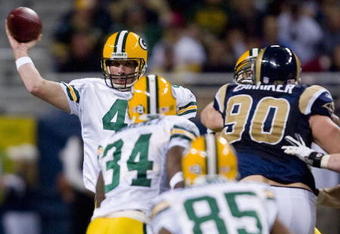 ST. LOUIS, MO - DECEMBER 16: Brett Favre #4 of the Green Bay Packers passes against the St. Louis Rams at the Edward Jones Dome December 16, 2007 in St. Louis, Missouri.  The Packers beat the Rams 33-14.  (Photo by Dilip Vishwanat/Getty Images)