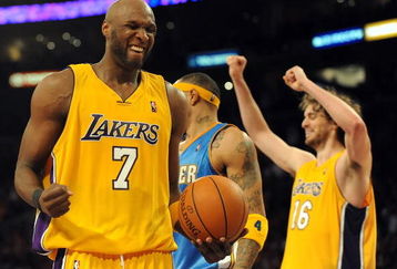 LOS ANGELES, CA - MAY 27:  Lamar Odom #7 of the Los Angeles Lakers reacts alongside teammate Pau Gasol #16 in the fourth quarter against the Denver Nuggets in Game Five of the Western Conference Finals during the 2009 NBA Playoffs at Staples Center on May 27, 2009 in Los Angeles, California. NOTE TO USER: User expressly acknowledges and agrees that, by downloading and or using this photograph, User is consenting to the terms and conditions of the Getty Images License Agreement.  (Photo by Harry How/Getty Images)