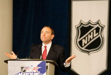 MONTREAL - JANUARY 24:  NHL Commissioner Gary Bettman speaks at the NHL Board of Governors Meeting during the 2009 NHL All-Star weekend on January 24, 2009 at the Bell Centre in Montreal, Canada.  (Photo by Richard Wolowicz/Getty Images)