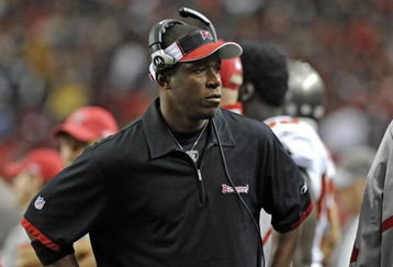 ATLANTA - DECEMBER 14: Defensive backs coach Raheem Morris of the Tampa Bay Buccaneers directs play against the Atlanta Falcons at the Georgia Dome on December 14, 2008 in Atlanta, Georgia.  (Photo by Al Messerschmidt/Getty Images) 