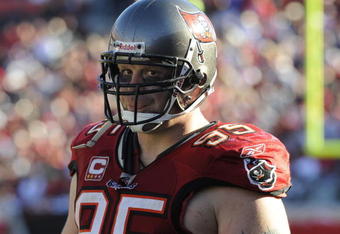 TAMPA, FL - NOVEMBER 16: Defensive tackle Chris Hovan #95 of the Tampa Bay Buccaneers watches play against the Minnesota Vikings at Raymond James Stadium on November 16, 2008 in Tampa, Florida.  (Photo by Al Messerschmidt/Getty Images) 