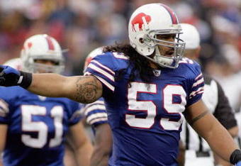 ORCHARD PARK, NY - SEPTEMBER 21:  Kawika Mitchell #59 of the Buffalo Bills looks on during the game against the Oakland Raiders on September 21, 2008 at Ralph Wilson Stadium in Orchard Park, New York. (Photo by Rick Stewart/Getty Images)