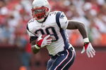 SAN FRANCISCO - OCTOBER 5:  Laurence Maroney #39 of the New England Patriots carries the ball during the game against the San Francisco 49ers on October 5, 2008 at Candlestick Park in San Francisco, California. (Photo by Jed Jacobsohn/Getty Images)
