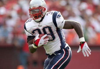 SAN FRANCISCO - OCTOBER 5:  Laurence Maroney #39 of the New England Patriots carries the ball during the game against the San Francisco 49ers on October 5, 2008 at Candlestick Park in San Francisco, California. (Photo by Jed Jacobsohn/Getty Images)