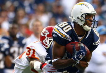 SAN DIEGO , CA - NOVEMBER 09:  Wide receiver Malcom Floyd #80 of the San Diego Chargers is pursued by Maurice Leggett #31 of the Kansas City Chiefs at Qualcomm Stadium on November 9, 2008 in San Diego, California. The Chargers defeated the Chiefs 20-19.  (Photo by Jeff Gross/Getty Images)