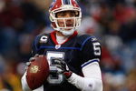 ORCHARD PARK, NY - DECEMBER 28:  Trent Edwards #5 of the Buffalo Bills looks for a receiver during the game against the New England Patriots on December 28, 2008 at Ralph Wilson Stadium in Orchard Park, New York. (Photo by Rick Stewart/Getty Images)