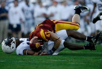 PASADENA, CA - JANUARY 01:  Clay Matthews #17 of the USC Trojans sacks quarterback Daryll Clark #17 of the Penn State Nittany Lions during the 95th Rose Bowl Game presented by Citi on January 1, 2009 at the Rose Bowl in Pasadena, California.  (Photo by Harry How/Getty Images)