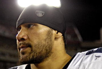 TAMPA, FL - OCTOBER 19: Linebacker Lofa Tatupu #51 of the Seattle Seahawks plays against the Tampa Bay Buccaneers at Raymond James Stadium on October 19, 2008 in Tampa, Florida.  (Photo by Al Messerschmidt/Getty Images) 