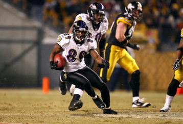PITTSBURGH - JANUARY 18:  Mark Clayton #89 of the Baltimore Ravens runs for yards after the catch against the Pittsburgh Steelers during the AFC Championship game on January 18, 2009 at Heinz Field in Pittsburgh, Pennsylvania. Steelers won 23-14.  (Photo by Al Bello/Getty Images)