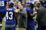 EAST RUTHERFORD, NJ - MAY 09:  Defensive coordinator Bill Sheridan and Kenny Ingram #43 of the New York Giants work drills at rookie camp on May 9, 2009 in East Rutherford, New Jersey.  (Photo by Jeff Zelevansky/Getty Images)