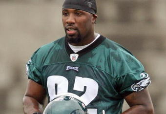PHILADELPHIA - MAY 1: Tight end Eugene Bright #82 of the Philadelphia Eagles practices during minicamp at the NovaCare Complex on May 1, 2009 in Philadelphia, Pennsylvania. (Photo by Hunter Martin/Getty Images)