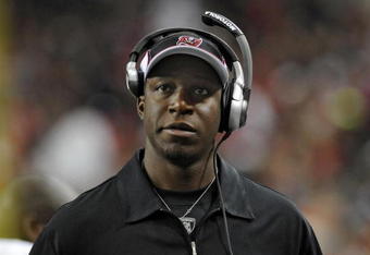 ATLANTA - DECEMBER 14: Defensive backs coach Raheem Morris of the Tampa Bay Buccaneers directs play against the Atlanta Falcons at the Georgia Dome on December 14, 2008 in Atlanta, Georgia.  (Photo by Al Messerschmidt/Getty Images) 