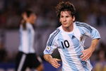 BUENOS AIRES, BUENOS AIRES - MARCH 28: Lionel Messi of Argentina celebrates the first goal during the 2010 FIFA World Cup South African qualifier match between Argentina and Venezuela at River Plate Stadium on March 28, 2009 in Buenos Aires, Argentina. (Photo by Photogamma/Getty Images)