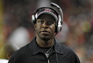 ATLANTA - DECEMBER 14: Defensive backs coach Raheem Morris of the Tampa Bay Buccaneers directs play against the Atlanta Falcons at the Georgia Dome on December 14, 2008 in Atlanta, Georgia.  (Photo by Al Messerschmidt/Getty Images) 