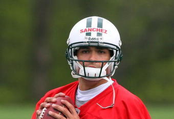 FLORHAM PARK, NJ - MAY 02:  Quarterback Mark Sanchez #6 of the New York Jets throws a pass during minicamp on May 2, 2009 at the Atlantic Health Jets Training Center in Florham Park, New Jersey.  (Photo by Jim McIsaac/Getty Images)