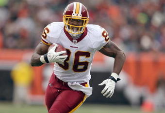 CINCINNATI - DECEMBER 14:  Fred Davis #86 of the Washington Redskins carries the ball during the NFL game against the Cincinnati Bengals at Paul Brown Stadium December 14, 2008 in Cincinnati, Ohio. (Photo by Andy Lyons/Getty Images)
