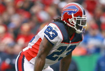 KANSAS CITY, MO - NOVEMBER 23:  Marshawn Lynch #23 of the Buffalo Bills gets ready on the field during the game against the Kansas City Chiefs on November 23, 2008 at Arrowhead Stadium in Kansas City, Missouri. (Photo by Jamie Squire/Getty Images)