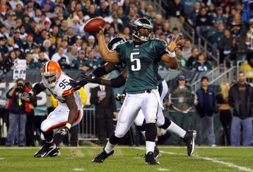 PHILADELPHIA - DECEMBER 15:  Quarterback Donovan McNabb #5 of the Philadelphia Eagles passes against the Cleveland Browns on December 15, 2008 at Lincoln Financial Field in Philadelphia, Pennsylvania.  (Photo by Jim McIsaac/Getty Images)