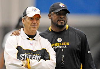 PITTSBURGH - MAY 01:  Head coach Mike Tomlin of the Pittsburgh Steelers watches practice alongside defensive coordinator Dick LeBeau during rookie training camp at the Pittsburgh Steelers Practice Facility on May 1, 2009 in Pittsburgh, Pennsylvania.  (Photo by Joe Sargent/Getty Images)