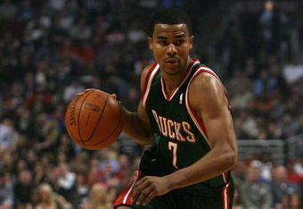 CHICAGO - MARCH 06:  Ramon Sessions #7 of the Milwaukee Bucks drives against the Chicago Bulls at the United Center on March 6, 2009 in Chicago, Illinois.  NOTE TO USER: User expressly acknowledges and agreees that, by downloading and/or using this Photograph, User is consenting to the terms and conditions of the Getty Images License Agreement.  (Photo by Jonathan Daniel/Getty Images)