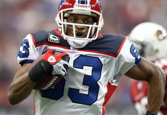 GLENDALE, AZ - OCTOBER 05: Wide Receiver Lee Evans #83 of the Buffalo Bills runs against the Arizona Cardinals during the first half of the Buffalo Bills v Arizona Cardinals NFL Game on October 5, 2008 at Stadium in Glendale, Arizona. (Photo by Donald Miralle/Getty Images)
