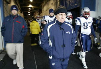ORCHARD PARK, NY - DECEMBER 28:  Head coach Bill Belichick of the New England Patriots walks toward the field before the game against the Buffalo Bills on December 28, 2008 at Ralph Wilson Stadium in Orchard Park, New York. (Photo by Rick Stewart/Getty Images)