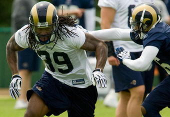 EARTH CITY, MO - MAY 2: Steven Jackson #39 of the St. Louis Rams participates in drills during a mini camp on May 2, 2009 at the Russell Training Center in Earth City, Missouri.  (Dilip Vishwanat/Getty Images)