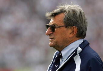 STATE COLLEGE, PA - SEPTEMBER 06:  Head coach Joe Paterno of the Penn State Nittany Lions during play against the Oregon State Beavers at Beaver Stadium on September 6, 2008 in State College, Pennsylvania.  (Photo by Ronald Martinez/Getty Images)