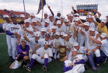 17 Jun 2000: The LSU Tiger celebrate after winning the Championship Game of the College World Series against the Stanford Cardinals at the Resenblatt Stadium in Omaha, Nebraska. The Tigers defeated the Cardinals 6-5.Mandatory Credit: Andy Lyons  /Allsport