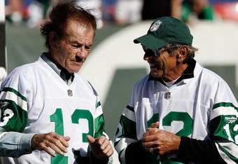 EAST RUTHERFORD, NJ - OCTOBER 26:  Former Jets quarterback Joe Namath chats with former Jets wide receiver Don Maynard (L) during halftime festivities celebrating the 40th anniversary of the Jets' win over the Colts in Super Bowl III during the game between the Kansas City Chiefs and the New York Jets on October 26, 2008 at Giants Stadium in East Rutherford, New Jersey.  (Photo by Jarrett Baker/Getty Images)