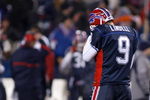 ORCHARD PARK, NY - NOVEMBER 17:  Rian Lindell #9 of the Buffalo Bills reacts after missing a 47-yard field goal with 43 seconds left in the game against the Cleveland Browns on November 17, 2008 at Ralph Wilson Stadium in Orchard Park, New York. The Browns won 29-27.  (Photo by Rick Stewart/Getty Images)