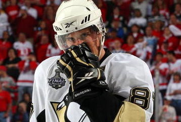 DETROIT - MAY 30:  Sidney Crosby #87 of the Pittsburgh Penguins looks on against the Detroit Red Wings during Game 1 of the 2009 Stanley Cup Finals at Joe Louis Arena on May 30, 2009 in Detroit, Michigan.  (Photo by Jim McIsaac/Getty Images)