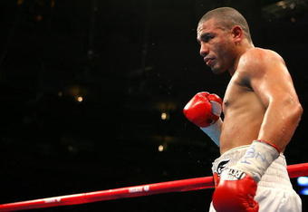 NEW YORK - NOVEMBER 10:  Miguel Cotto awaits the start of round 10 in his corner during his WBA Welterweight title fight against Shane Mosley  at Madison Square Garden on November 10, 2007 in New York City.  (Photo by Al Bello/Getty Images)