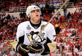 DETROIT - MAY 31:  Evgeni Malkin #71 of the Pittsburgh Penguins looks on against the Detroit Red Wings during Game Two of the 2009 Stanley Cup Finals at Joe Louis Arena on May 31, 2009 in Detroit, Michigan.  (Photo by Harry How/Getty Images)