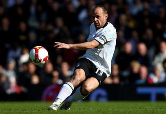 LONDON, ENGLAND - APRIL 25:  Danny Murphy of Fulham passes the ball during the Barclays Premier League match between Fulham and Stoke City at Craven Cottage on April 25, 2009 in London, England.  (Photo by Ryan Pierse/Getty Images)